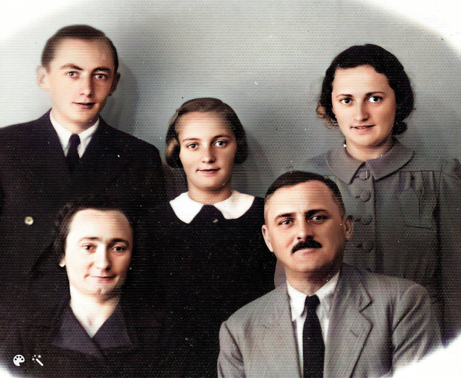 Los cinco Schmidt en un estudio de Buenos Aires, hacia 1941–1943
